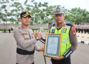 *Kapolres Metro Tangerang Kota Pimpin Apel Jam Pimpinan dan Beri Penghargaan Anggota Berprestasi*