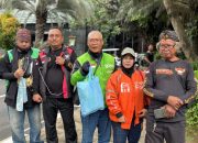 Polda Metro Jaya Gelar Jumat Peduli, Bagikan Sembako Kepada Masyarakat