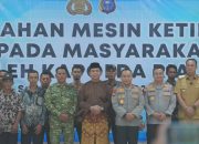 Dorong Ekonomi Pesisir, Kapolda Riau Bantu Nelayan Meranti dengan 20 Mesin Ketinting